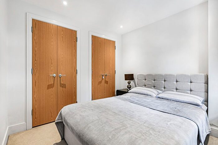 1 Bedroom Flat For Sale In Ashlar Court, Ravenscourt, London, W6