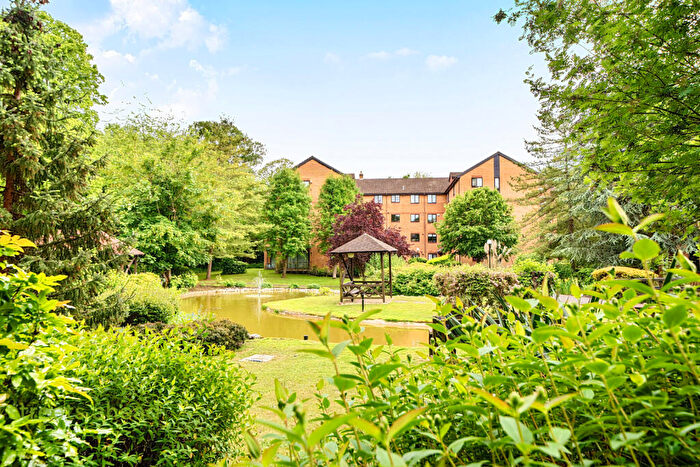 2 Bedroom Apartment For Sale In Campion Close, Croydon, CR0