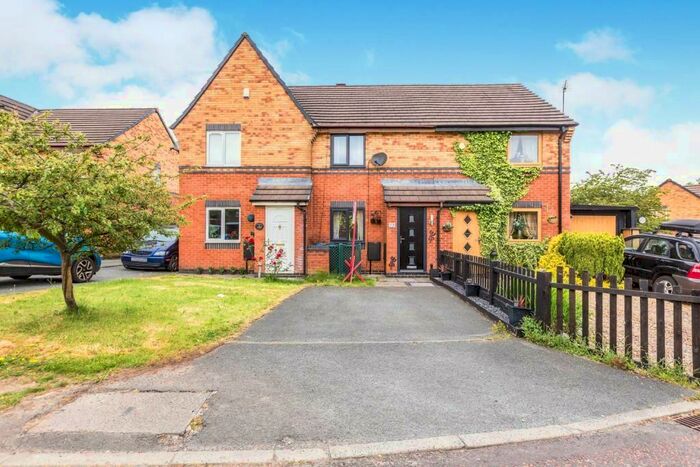 2 Bedroom Detached House To Rent In Clayburn Close, Chorley, PR6