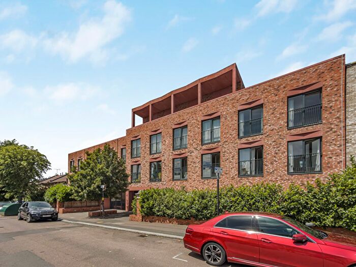 1 Bedroom Flat For Sale In Gainsford Road, London, E17