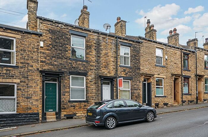 2 Bedroom Terraced House For Sale In Westover Road, Leeds, West Yorkshire, Uk, LS13