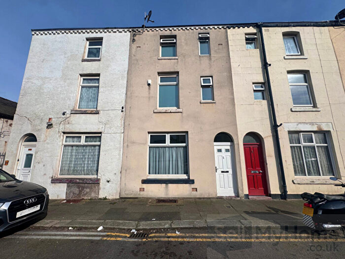 5 Bedroom Terraced House For Sale In Hill Street, Blackpool, Lancashire, FY4