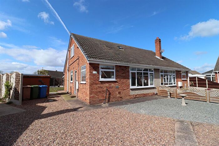 3 Bedroom Semi-Detached House For Sale In Lime Tree, Gilberdyke, Brough, HU15