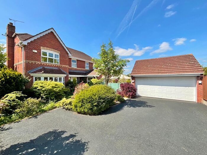 4 Bedroom Detached House For Sale In Boden Drive, Willaston, CW5
