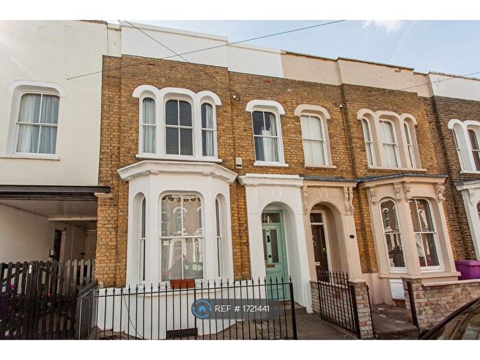 4 Bedroom Terraced House To Rent In Clinton Road, London, E3