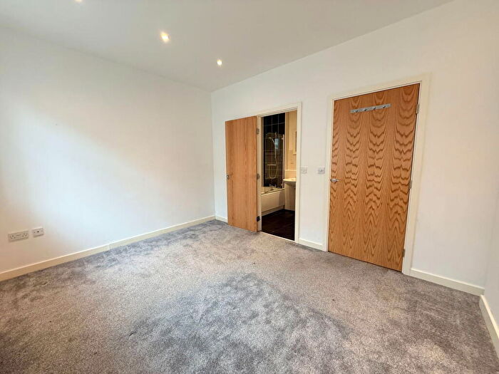 1 Bedroom Apartment For Sale In Willow Gardens, Gorcott Lane, Dickens Heath, B90