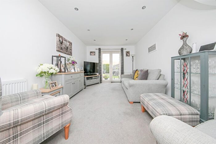 2 Bedroom Semi-Detached House For Sale In Kirby Road, Walton On The Naze, CO14