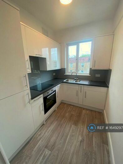 1 Bedroom Flat To Rent In First Floor, Bath, BA2