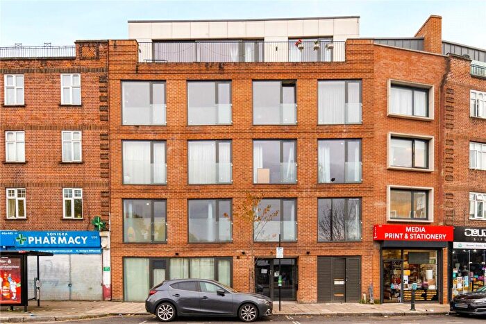 2 Bedroom Flat For Sale In Oak Apartments, Well Street, London, E9
