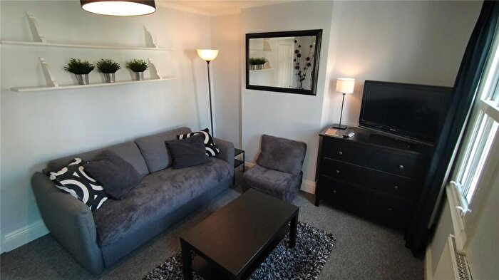 2 Bedroom Apartment To Rent In Short Let - Bedroom, Bathroom St Floor Flat In Summertown, OX2