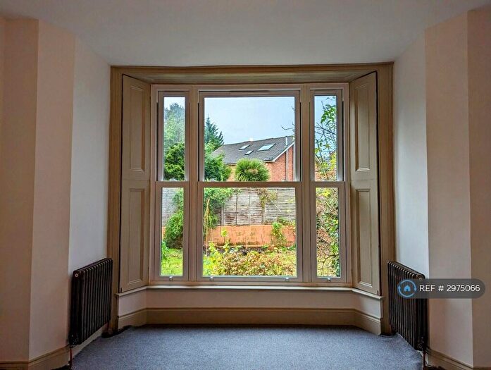 2 Bedroom Flat To Rent In Palace Square, London, SE19
