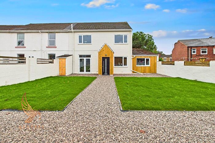 3 Bedroom End Of Terrace House For Sale In Lower Dolcliffe Road, Mexborough, S64
