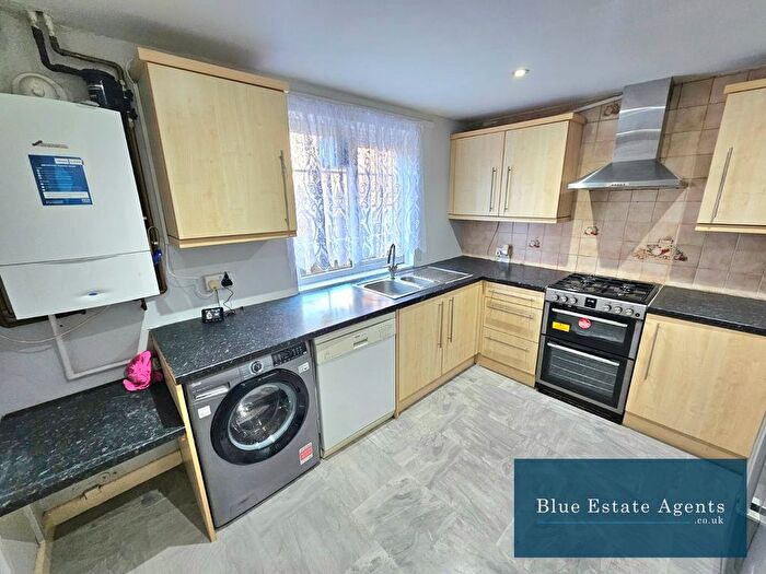 4 Bedroom Terraced House To Rent In Scott Gardens, Hounslow, TW5