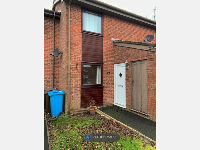 2 Bedroom Flat To Rent In Cottam Close, Lytham St. Annes, FY8