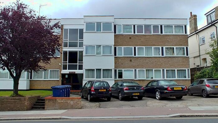 2 Bedroom Flat To Rent In Alexandra Grove, North Finchley, N12