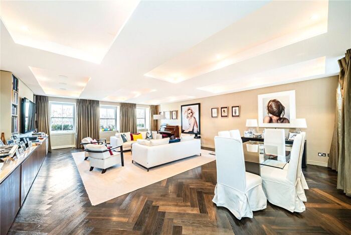 3 Bedroom Flat To Rent In Lennox Gardens, London, SW1X