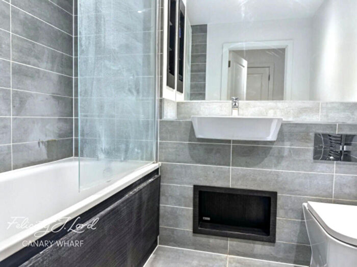 1 Bedroom Flat To Rent In Madeira Street, London, E14