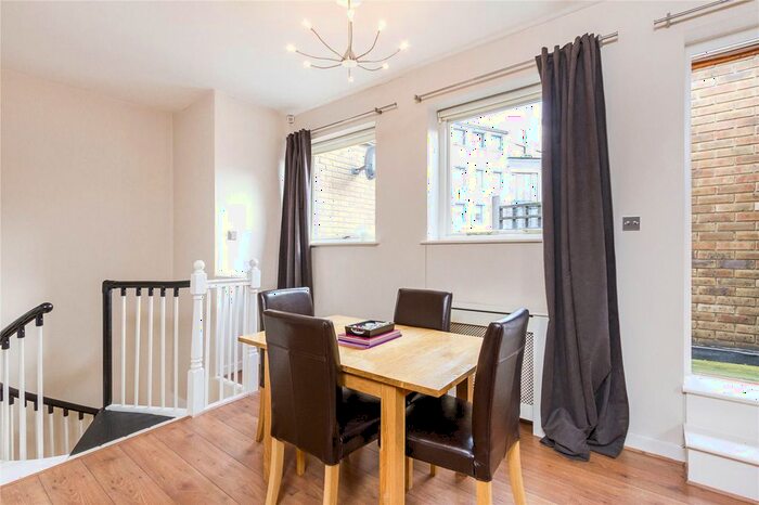 2 Bedroom Flat To Rent In Fountain Court, Lafone Street, SE1