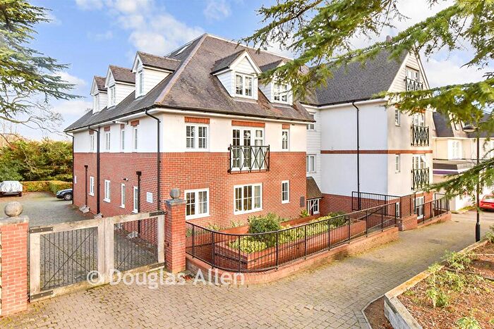 2 Bedroom Flat For Sale In Station Road, Epping, Essex, CM16