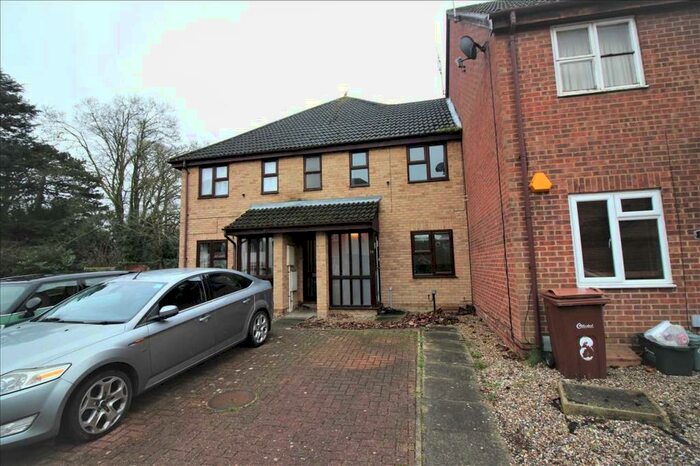 1 Bedroom Apartment To Rent In Refurbished Ground Floor Maisonette, CM2