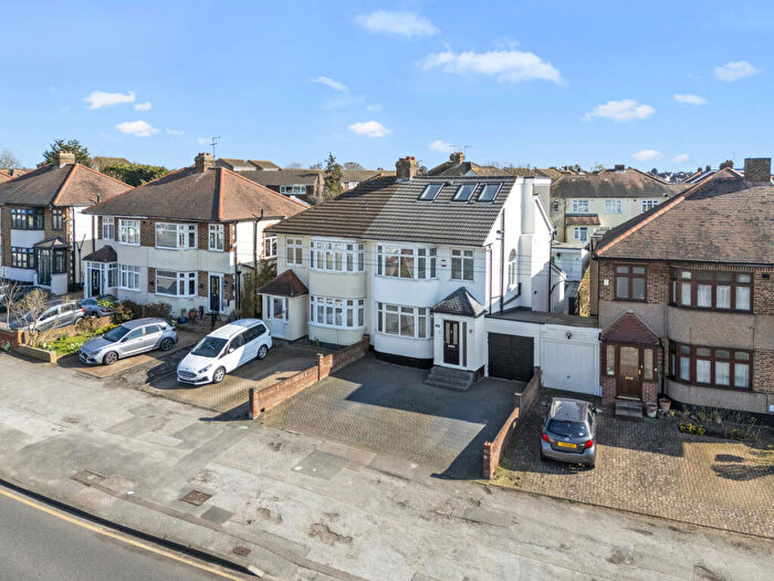 4 Bedroom Semi Detached House For Sale In Havering Road, Romford, RM1