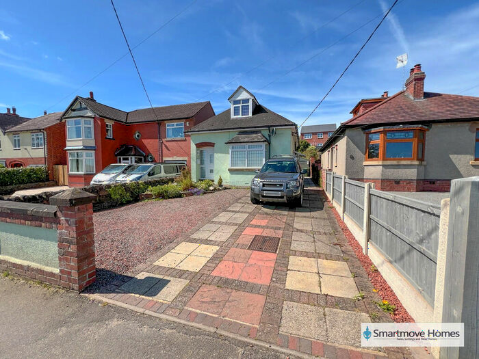 3 Bedroom Detached Bungalow For Sale In The Common, Crich, DE4