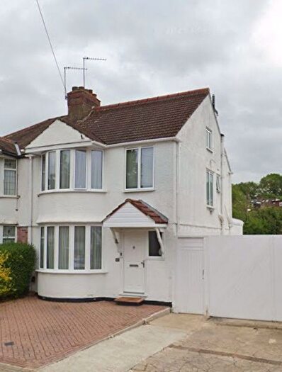 4 Bedroom Semi-Detached House To Rent In Drummond Drive, Stanmore, HA7