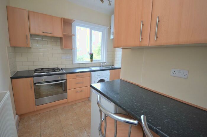 2 Bedroom Apartment To Rent In First Floor Flat, Otley Road, Leeds, LS16