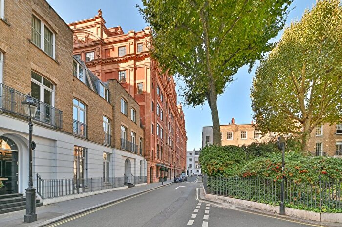 3 Bedroom Flat For Sale In Trevor Square, London, SW7