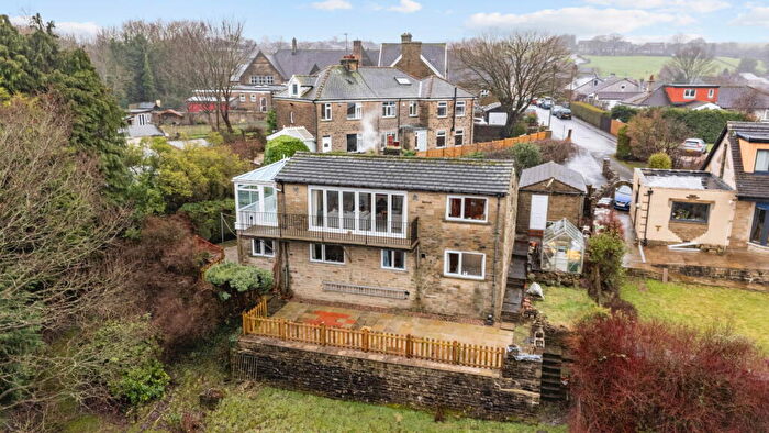 4 Bedroom Detached House For Sale In Tweedy Street, Wilsden, Bradford, BD15