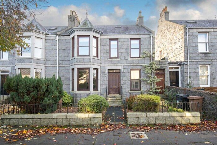 5 Bedroom Flat To Rent In Beaconsfield Place, Aberdeen, AB15