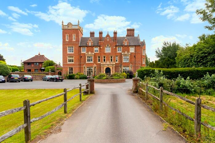 2 Bedroom Flat To Rent In Rusper Road, Capel, Dorking, RH5