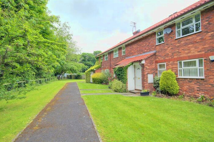 2 Bedroom Flat To Rent In Minster Avenue, Beverley, HU17