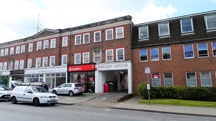1 Bedroom Flat To Rent In Shelley House, Bishopric, Horsham, RH12