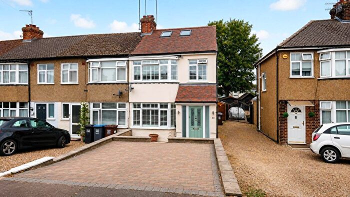 4 Bedroom End Of Terrace House For Sale In Broad Acres, Hatfield, AL10
