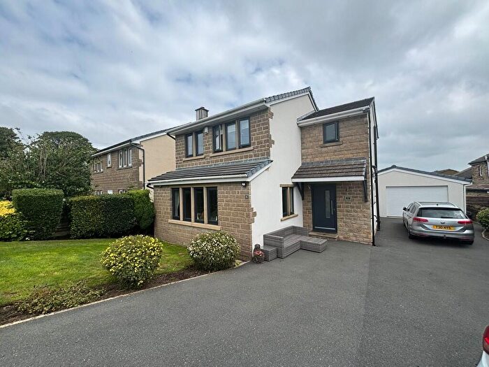 3 Bedroom Detached House For Sale In Back Lane, Thornton, Bradford, BD13