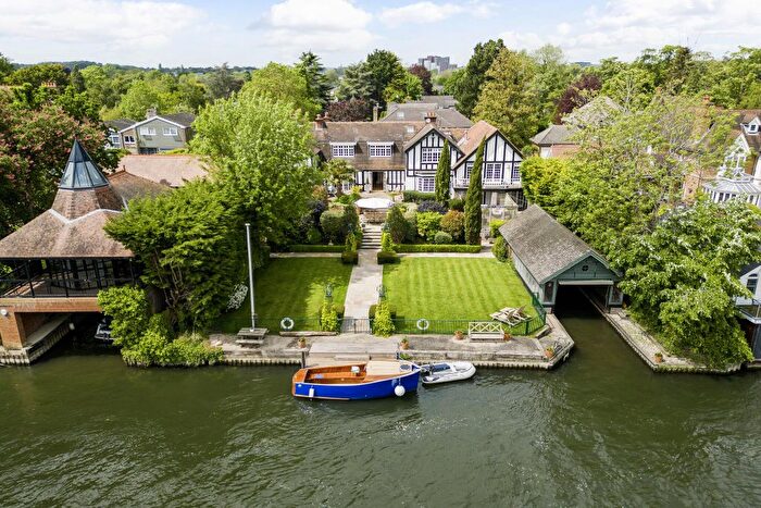 6 Bedroom Detached House For Sale In Fishery Road, Maidenhead, SL6