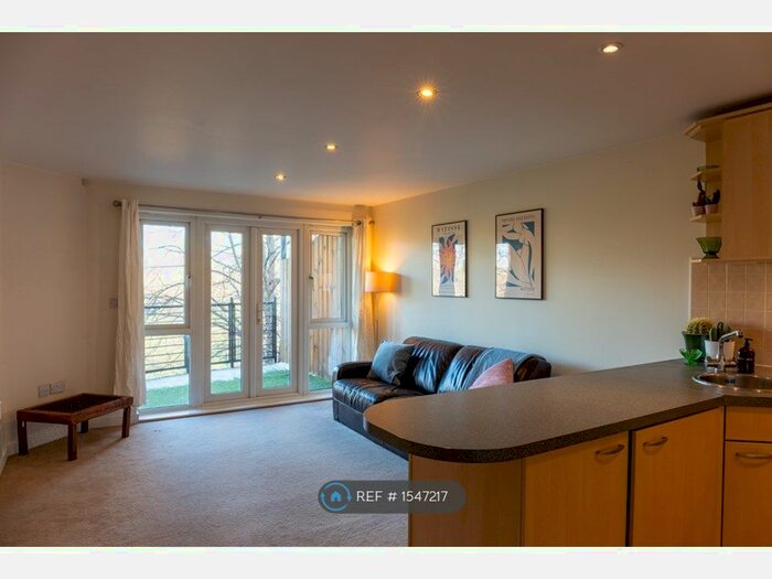 2 Bedroom Flat To Rent In St Georges Way, London, SE15