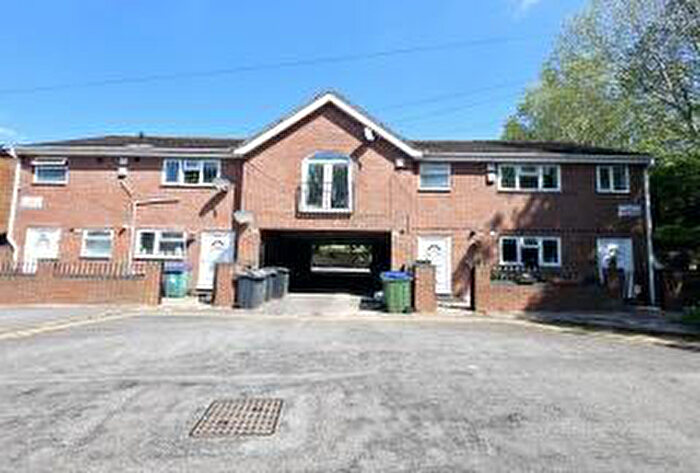 2 Bedroom Apartment To Rent In East Avenue, Tividale, Oldbury, B69