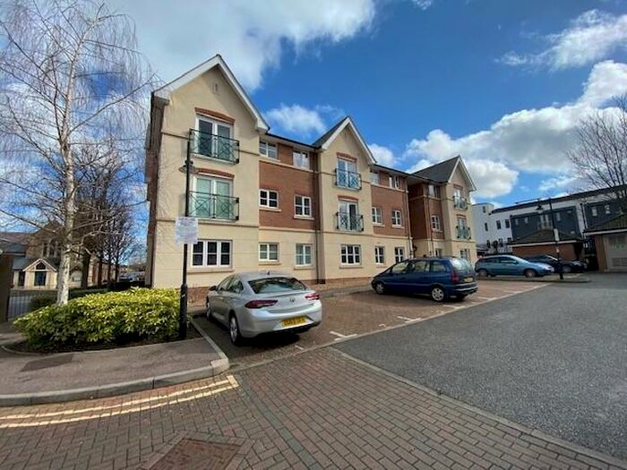 2 Bedroom Apartment To Rent In Walton Street, Aylesbury, HP21
