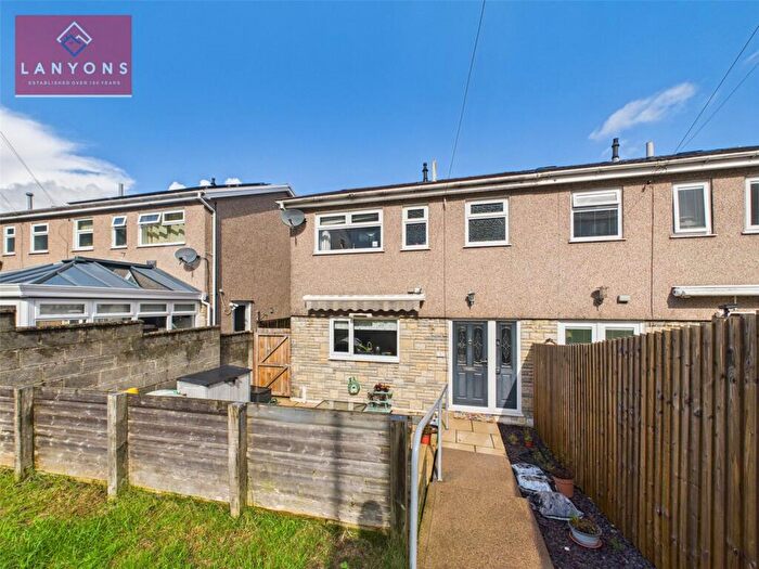 3 Bedroom Semi-Detached House For Sale In Kensington Drive, Glynfach, Porth, Rhondda Cynon Taf, CF39
