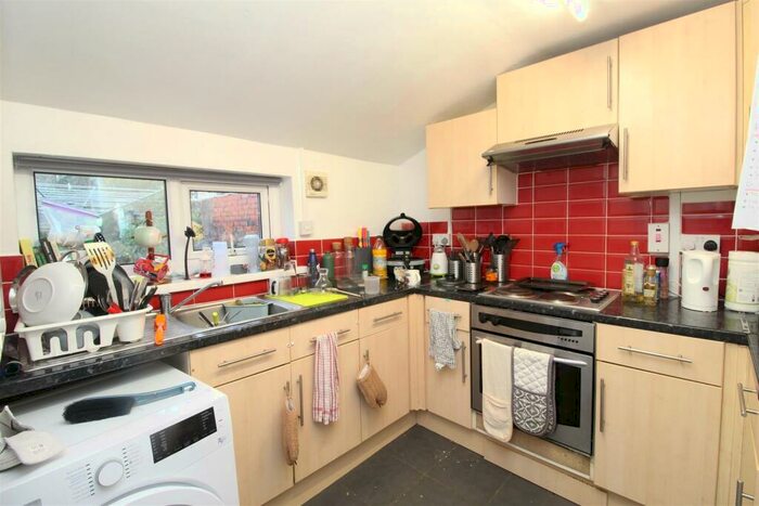 5 Bedroom House To Rent In Miskin Street, Cathays, Cardiff, CF24