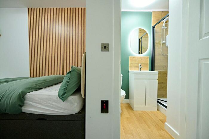 5 Bedroom House To Rent In Queens Street, Sheffield, S1