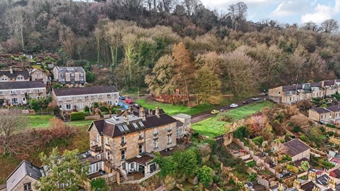 2 Bedroom Apartment For Sale In Calton Road, Lyncombe, Bath, BA2