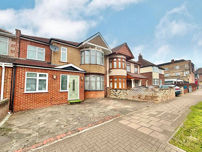 5 Bedroom Semi-Detached House For Sale In Weighton Road, Harrow, HA3