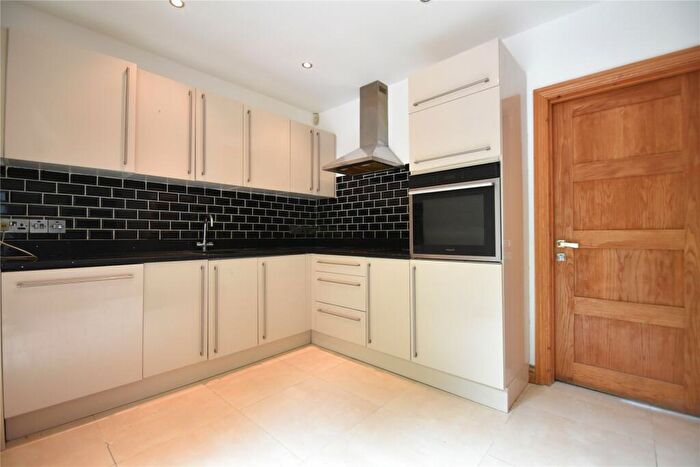 1 Bedroom Apartment To Rent In Henley Road, Maidenhead, Berkshire, SL6