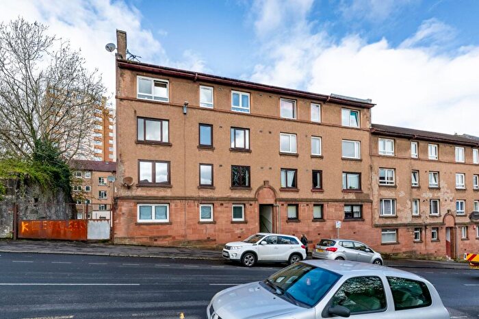 3 Bedroom Flat For Sale In Sir Michael Street, Greenock, PA15