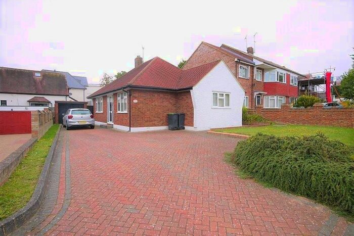 2 Bedroom Bungalow To Rent In Mayflower Way, Ongar, CM5