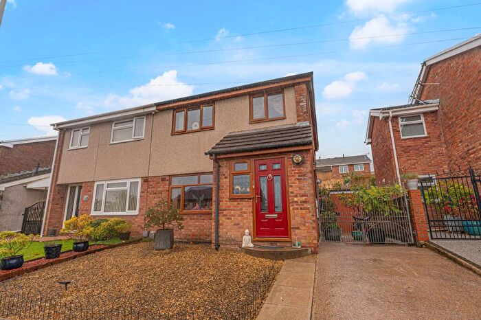 3 Bedroom Semi Detached House For Sale In Clos-Yr-Eirin, Bridgend, CF31