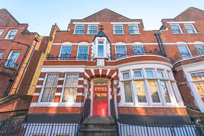 3 Bedroom Flat To Rent In South Hampstead, South Hampstead, London, NW6